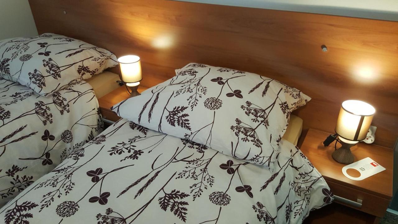 Park Rooms Dugo Selo Exterior foto